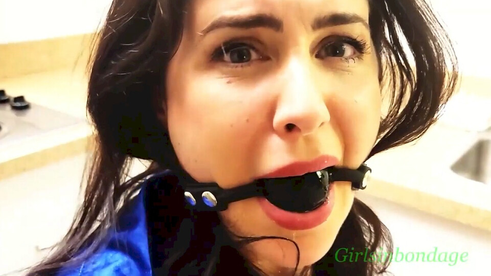 Tilly McReese in: "Office Tease"